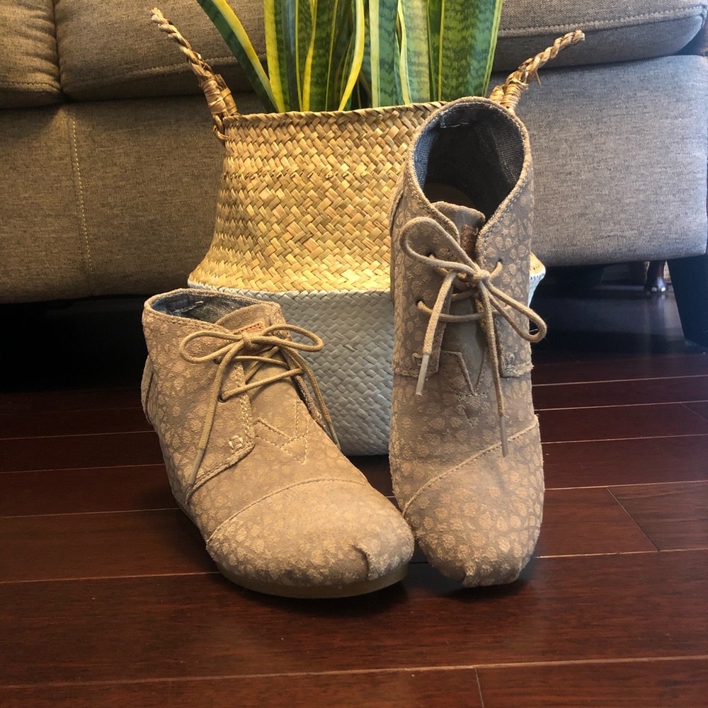 TOMS wedge shoes